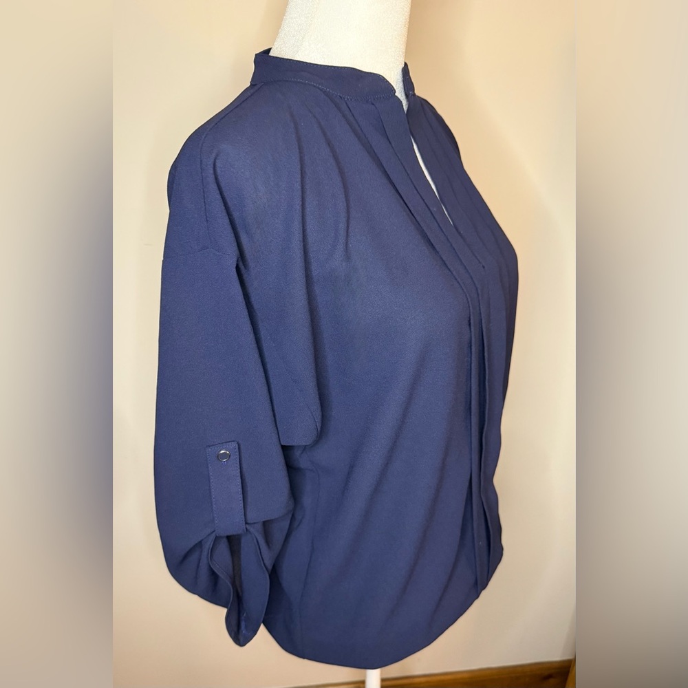 Monteau Los Angeles Navy Blue Pleated Roll-Tab Sleeve Blouse - XS - Picture 2 of 5